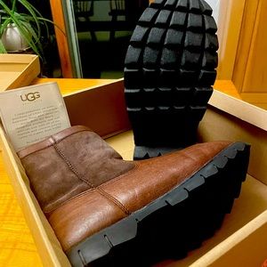 Vintage men UGG boots size 9 with box